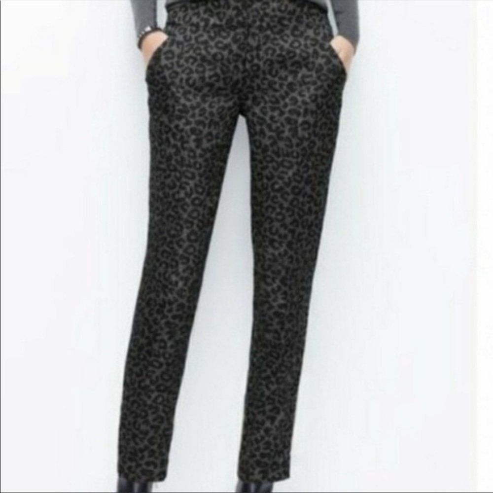 🍄3/$20 Sz8 LOFT Black Marisa Textured Leopard Pant